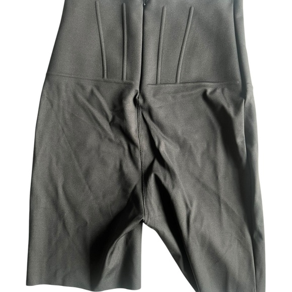 SKIMS Bonded Corset Short | NWT | Size SMALL | SOLD OUT & HARD TO FIND! - Picture 5 of 7